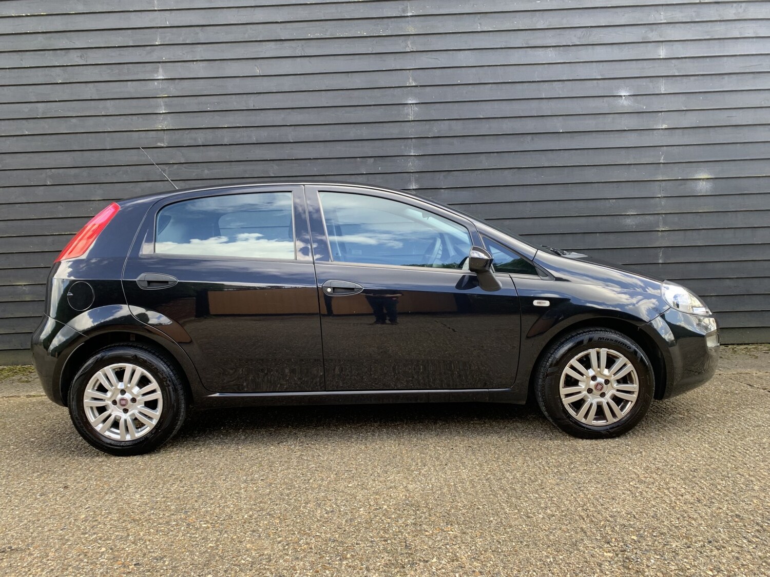 Used Fiat Punto 2017 for sale - 77906474: Photo 8