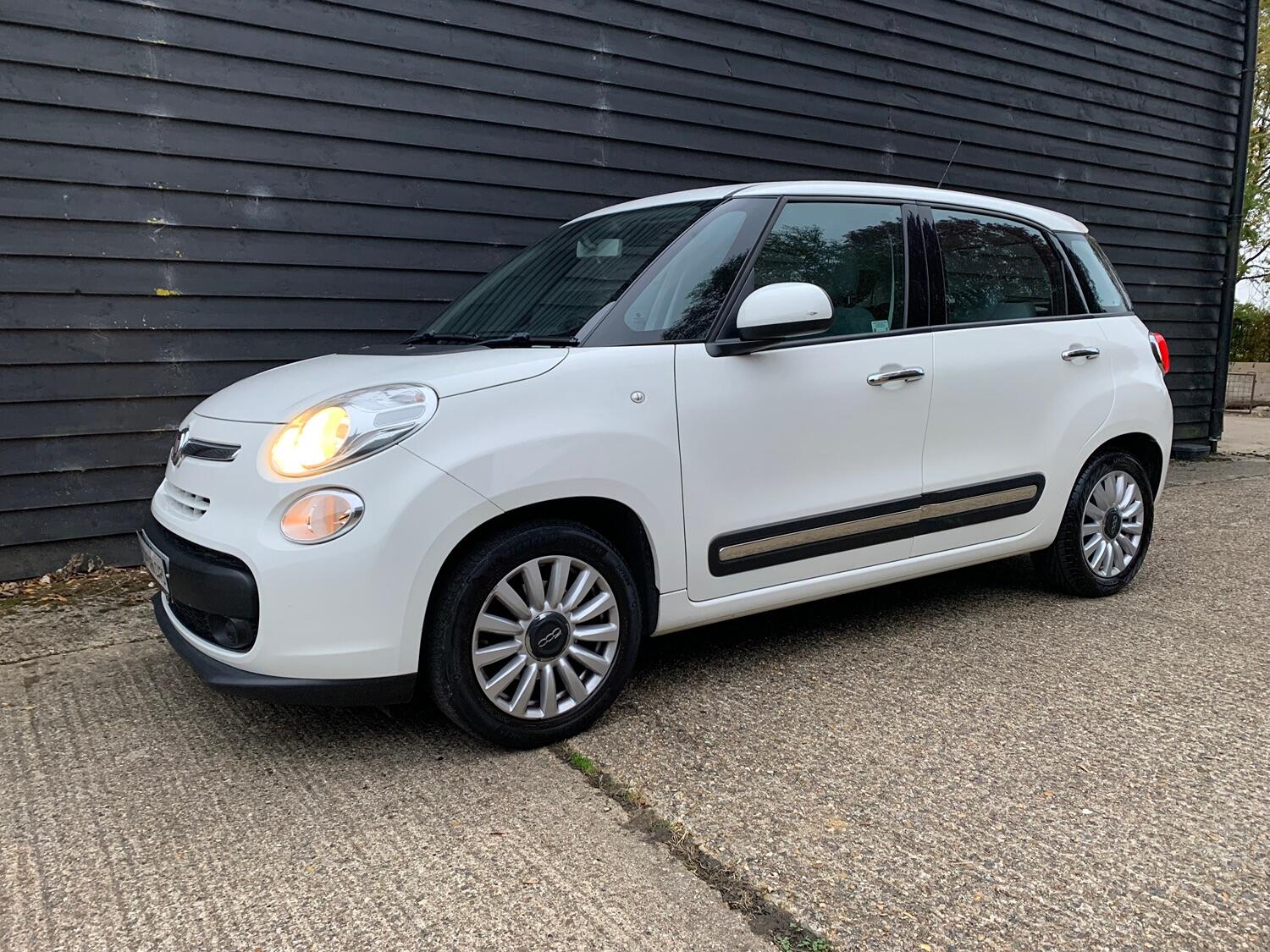 Used Fiat 500L 2016 for sale - 76257637: Photo 12