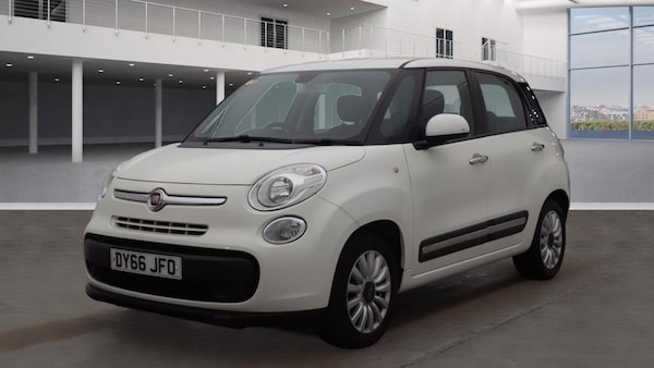Used Fiat 500L 2016 for sale - 76257637: Photo 2
