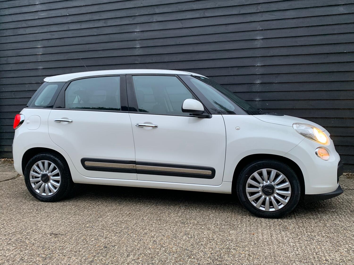 Used Fiat 500L 2016 for sale - 76257637: Photo 5