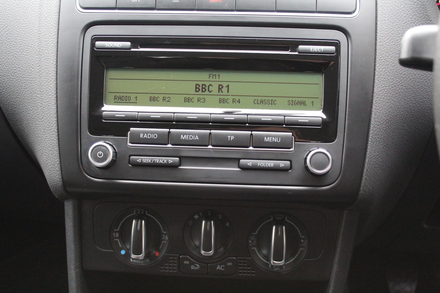 Used Volkswagen Polo 2010 for sale - 76488641: Photo 8