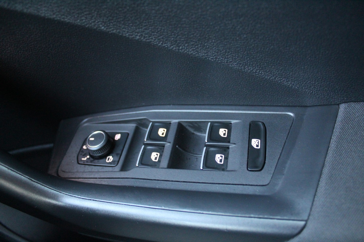 Used Volkswagen T-Roc 2019 for sale - 77535945: Photo 19