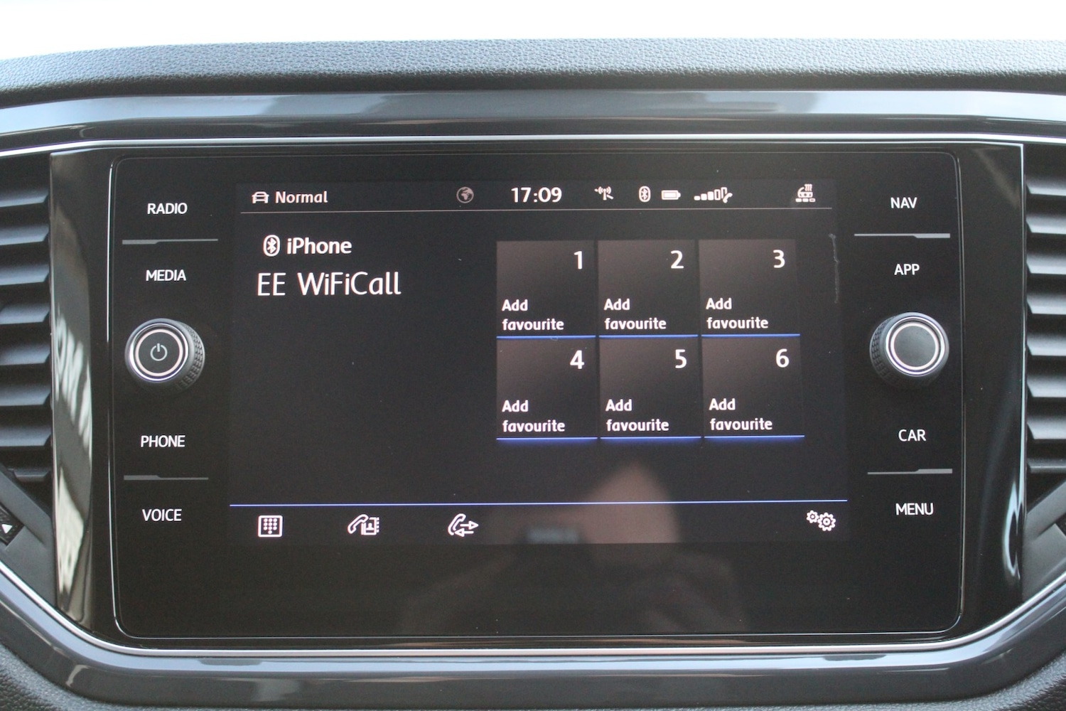 Used Volkswagen T-Roc 2019 for sale - 77535945: Photo 28