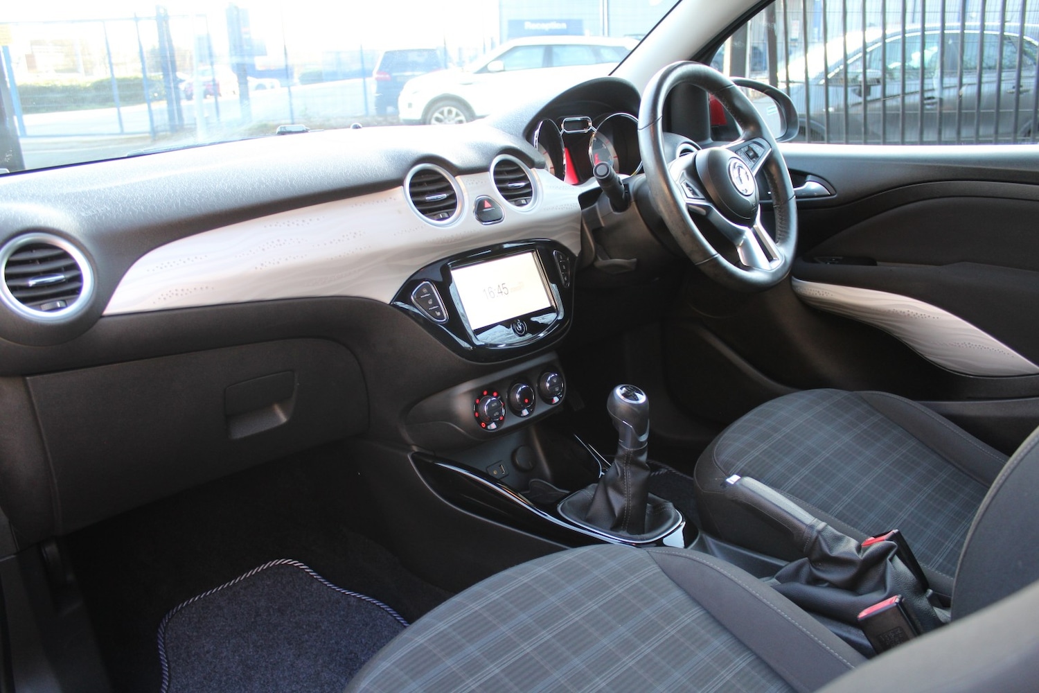 Used Vauxhall ADAM 2015 for sale - 77937965: Photo 11