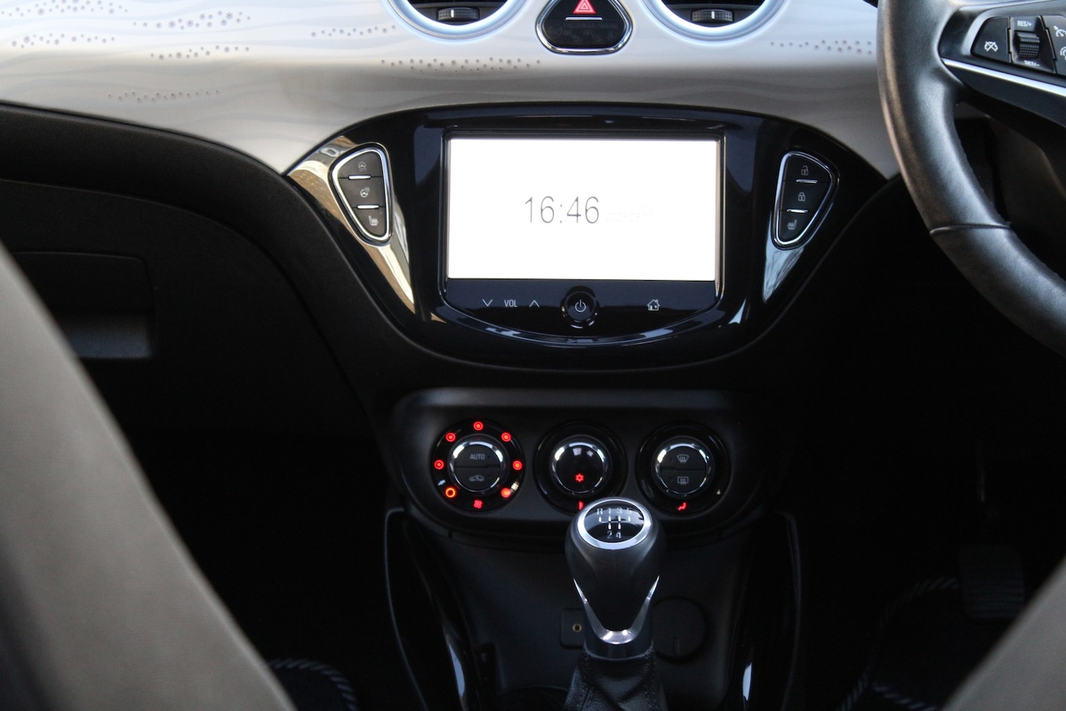 Used Vauxhall ADAM 2015 for sale - 77937965: Photo 16