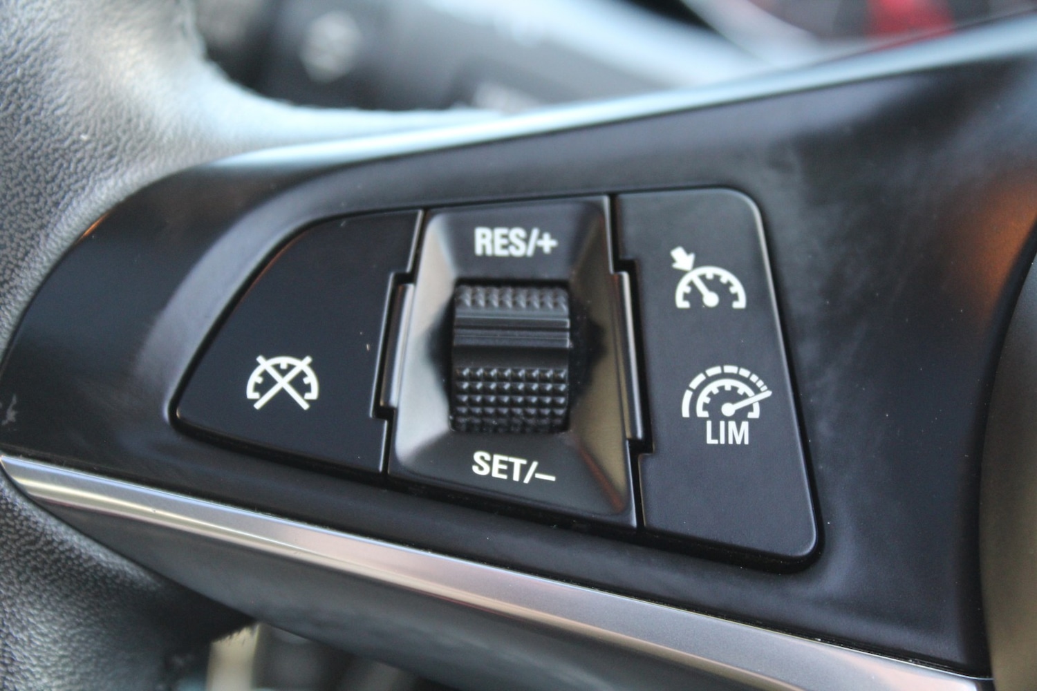 Used Vauxhall ADAM 2015 for sale - 77937965: Photo 18