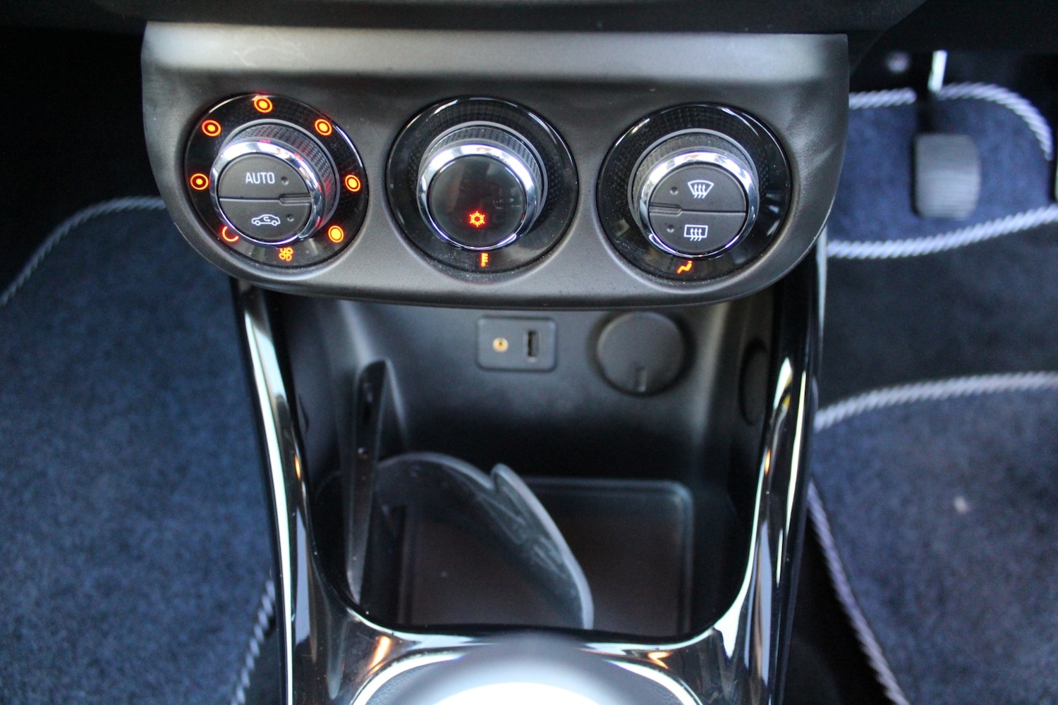 Used Vauxhall ADAM 2015 for sale - 77937965: Photo 22