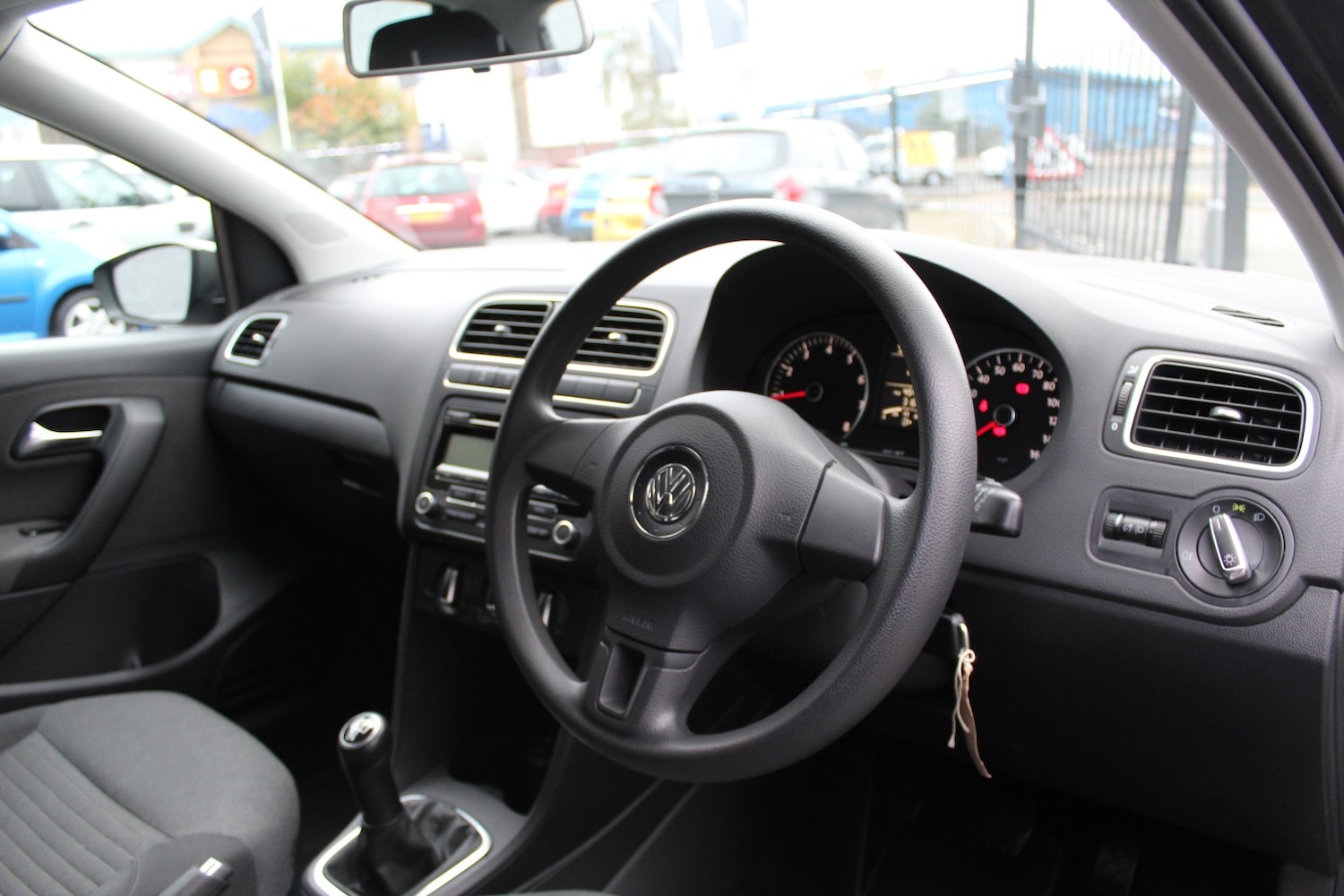 Used Volkswagen Polo 2010 for sale - 77167787: Photo 2