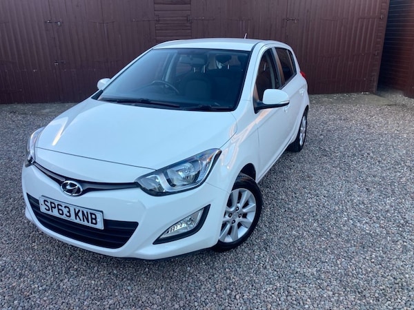 Used Hyundai i20 2013 for sale - 76241375: Photo 2