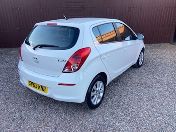 Used Hyundai i20 2013 for sale - 76241375: Photo 3