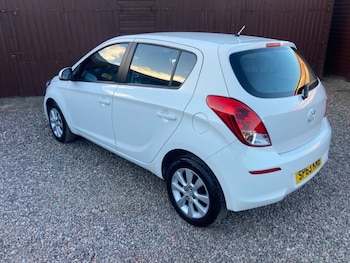 Used Hyundai i20 2013 for sale - 76241375: Photo 4