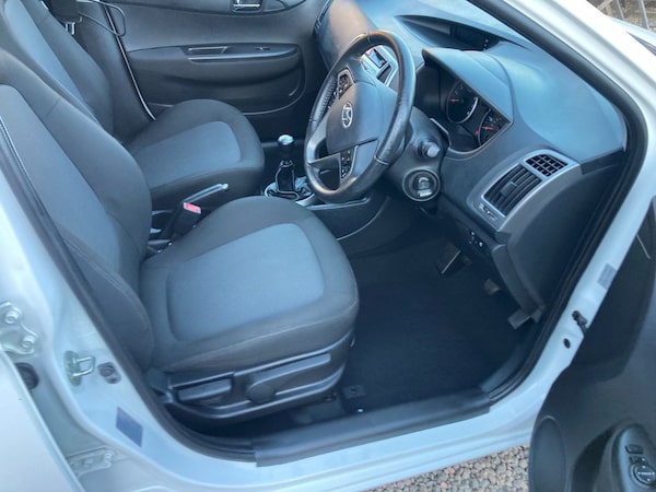 Used Hyundai i20 2013 for sale - 76241375: Photo 6