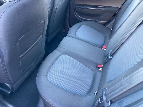 Used Hyundai i20 2013 for sale - 76241375: Photo 9