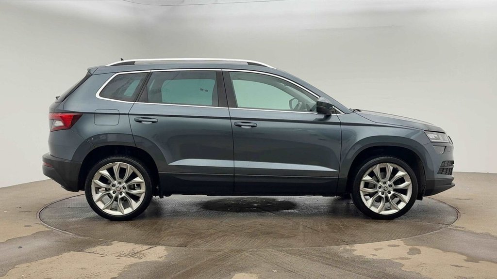 Used Skoda Karoq 2021 for sale - 77408502: Photo 2