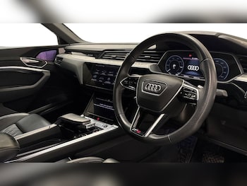 Used Audi e-tron 2022 for sale - 77890899: Photo