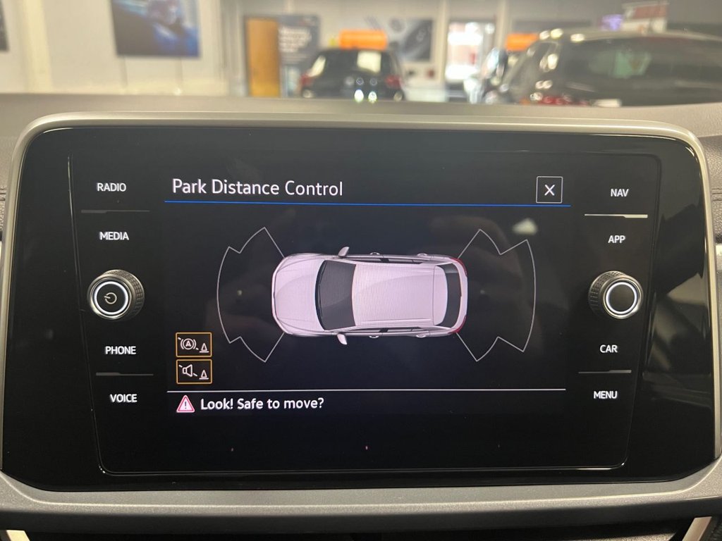 Used Volkswagen T-Roc 2022 for sale - 76647239: Photo 24