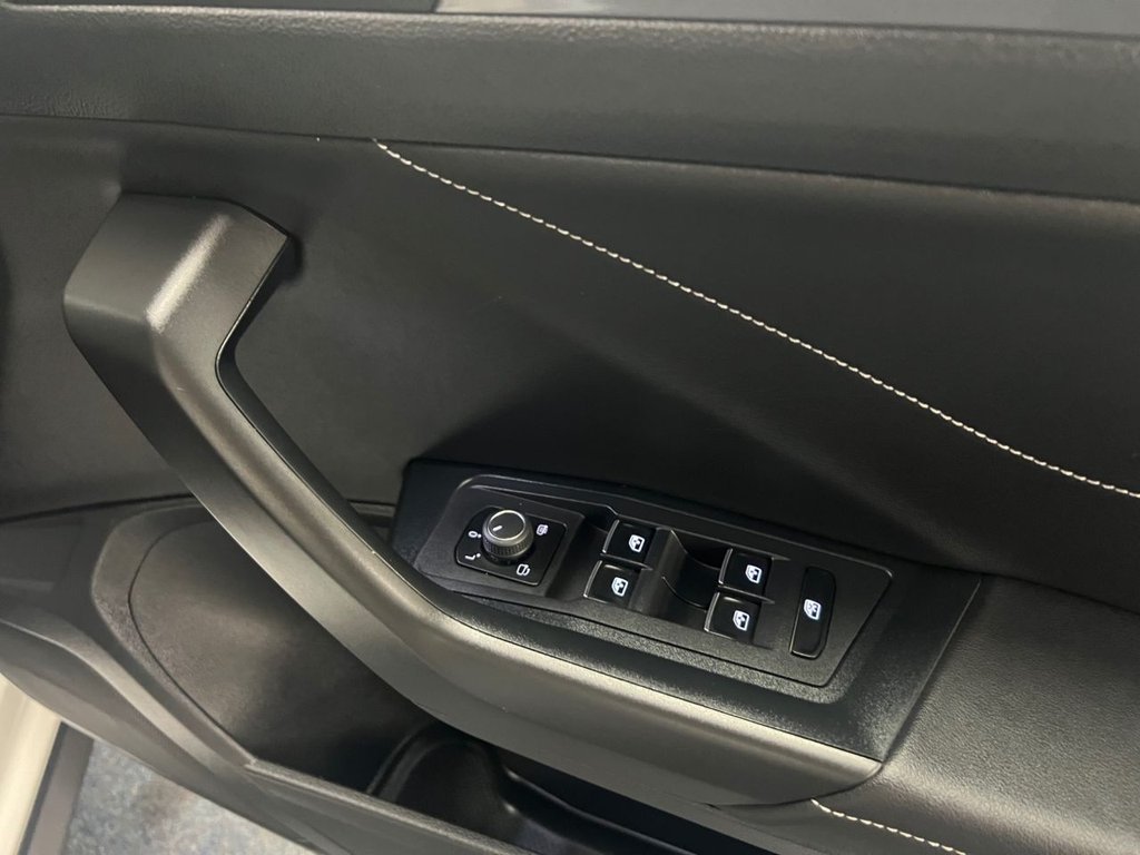 Used Volkswagen T-Roc 2022 for sale - 76647239: Photo 30