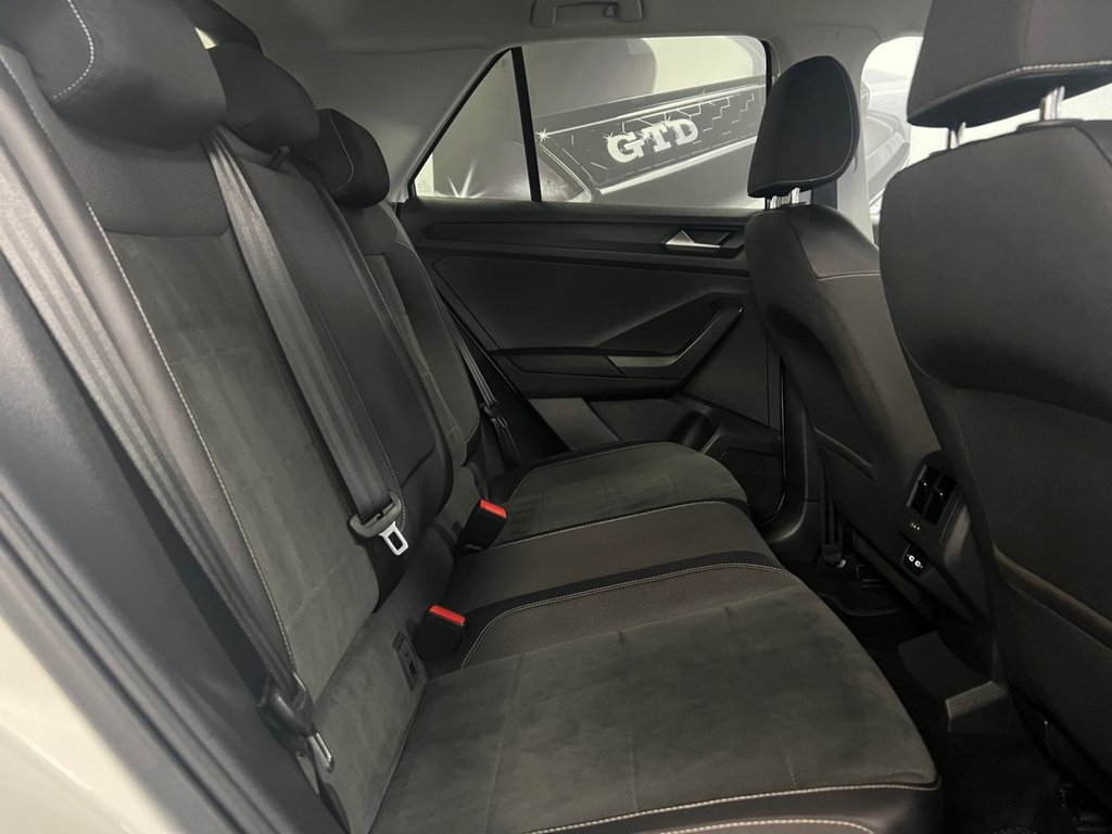 Used Volkswagen T-Roc 2022 for sale - 76647239: Photo 34