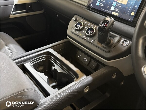 Used Land Rover Defender 2021 for sale - 76167695: Photo 32