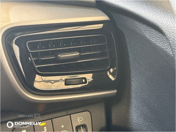 Used Kia Stonic 2018 for sale - 76646804: Photo 32