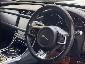 Used Jaguar XF 2019 for sale - 76500130: Photo