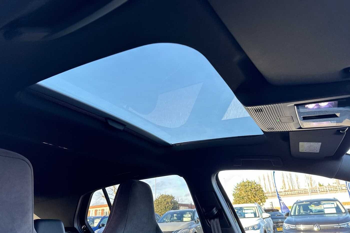 Used Volkswagen Golf 2025 for sale - 76800383: Photo 31