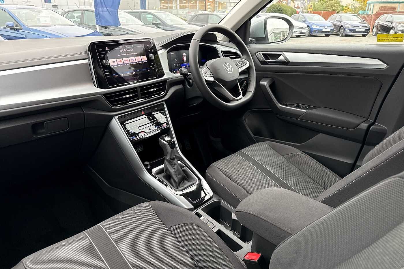 Used Volkswagen T-Roc 2025 for sale - 76285459: Photo 2