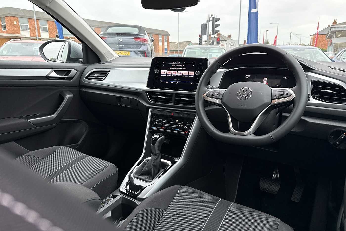 Used Volkswagen T-Roc 2025 for sale - 76285459: Photo 31
