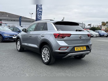 Used Volkswagen T-Roc 2025 for sale - 76285459: Photo
