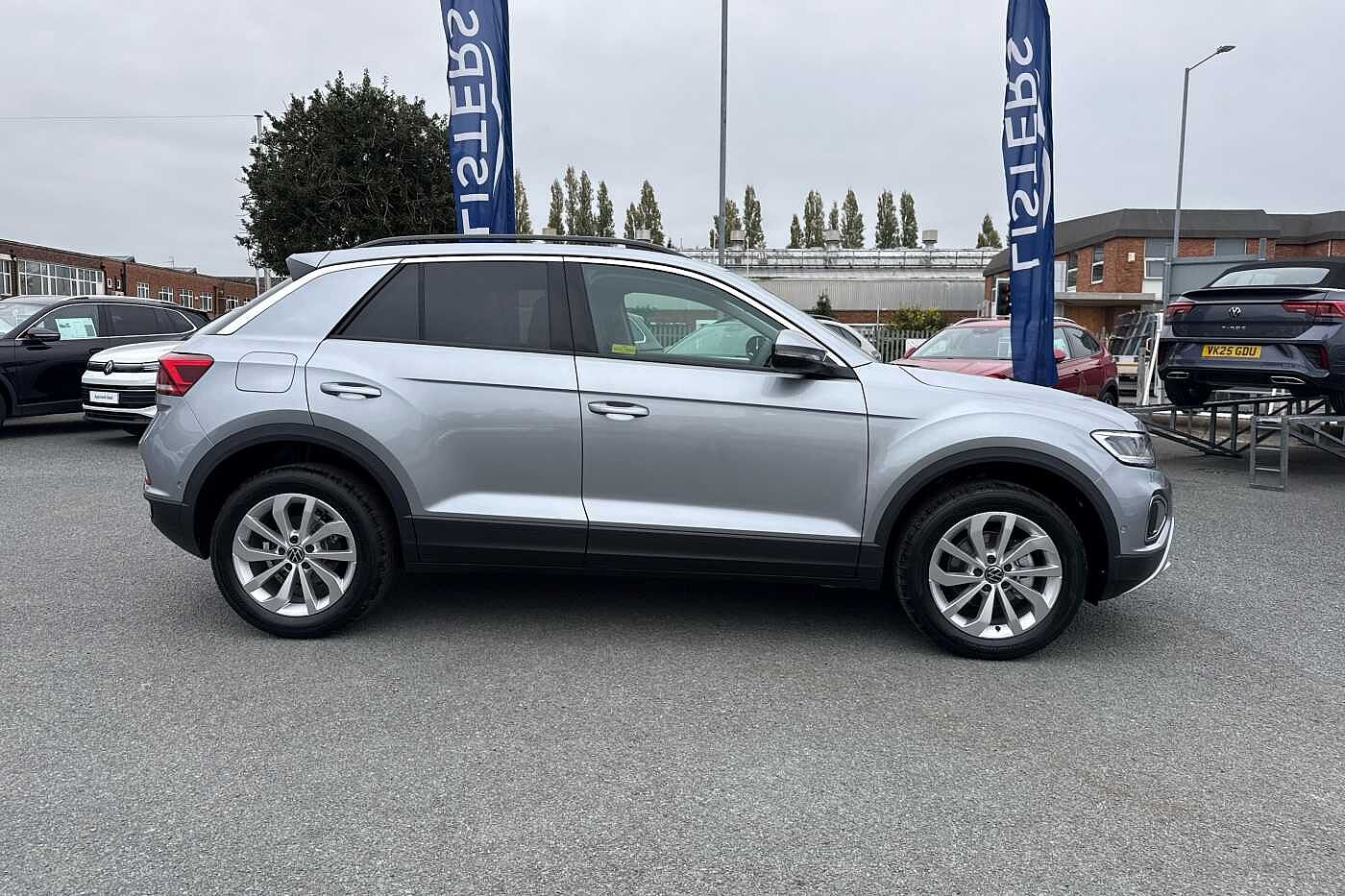 Used Volkswagen T-Roc 2025 for sale - 76285459: Photo 4