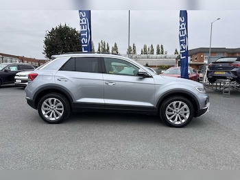 Used Volkswagen T-Roc 2025 for sale - 76285459: Photo