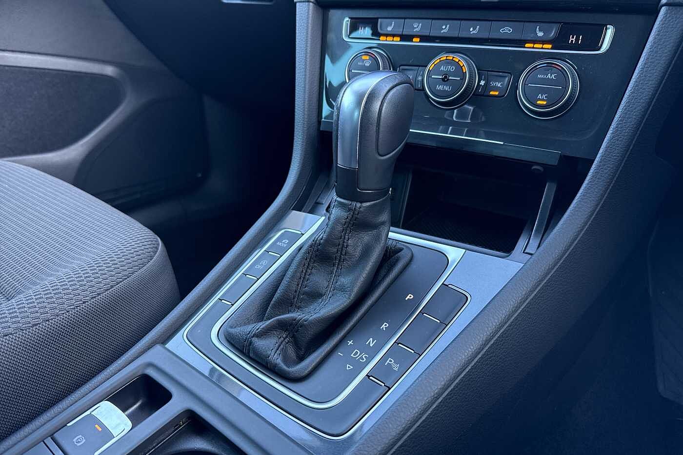 Used Volkswagen Golf 2020 for sale - 76434312: Photo 10