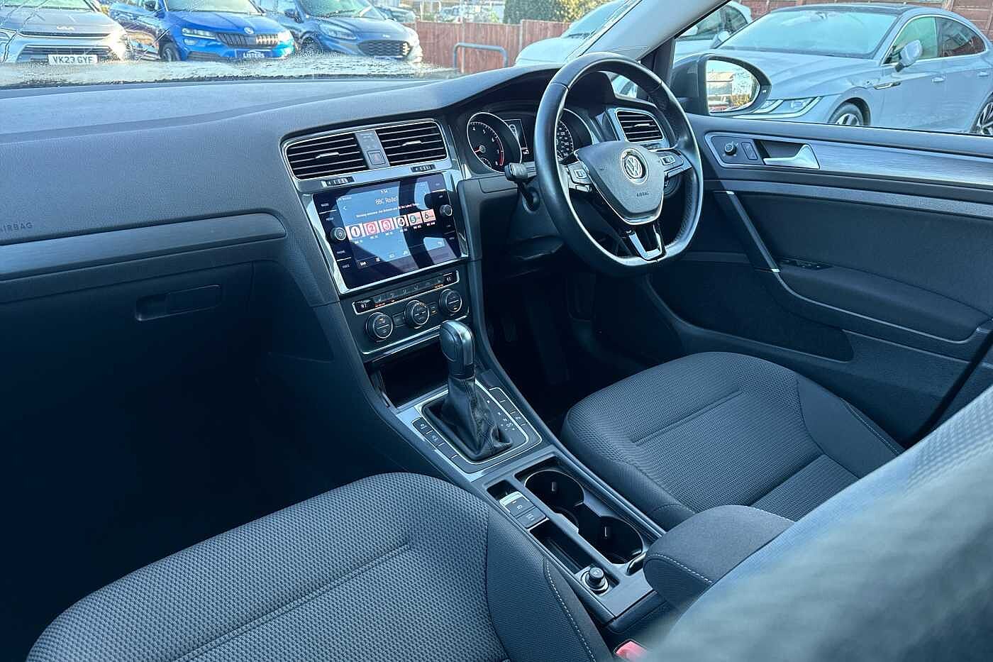 Used Volkswagen Golf 2020 for sale - 76434312: Photo 2