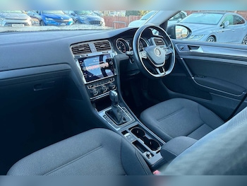 Used Volkswagen Golf 2020 for sale - 76434312: Photo