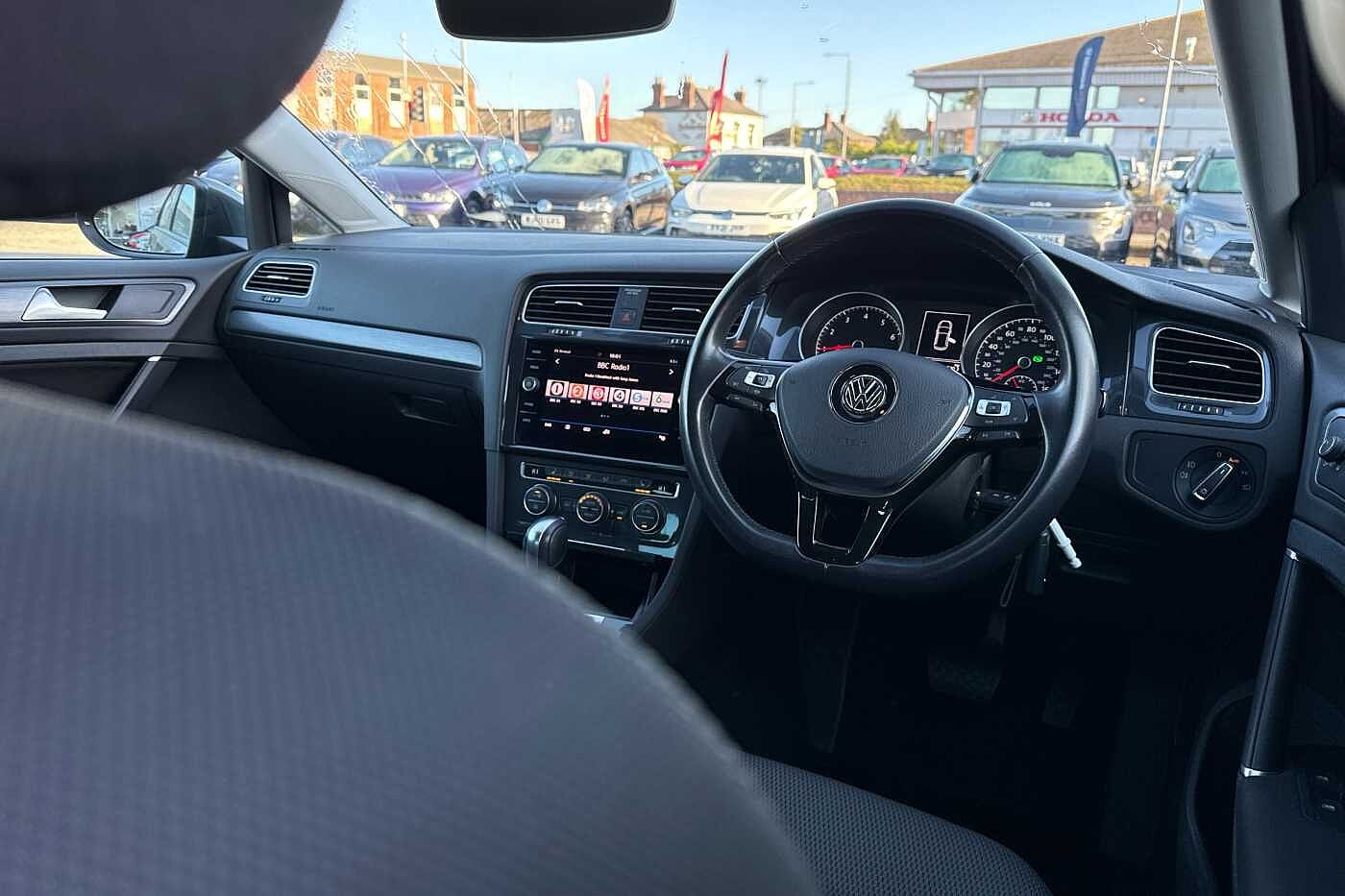 Used Volkswagen Golf 2020 for sale - 76434312: Photo 32