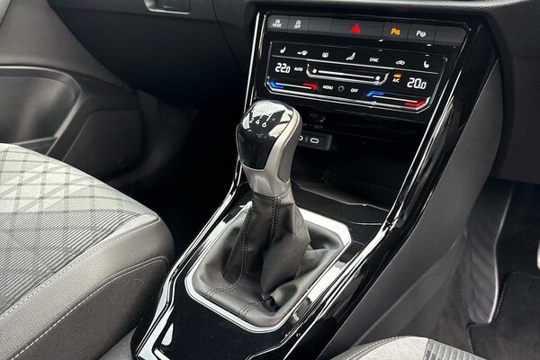 Used Volkswagen T-Roc 2023 for sale - 76123903: Photo 10