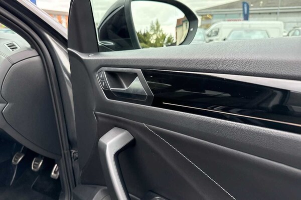 Used Volkswagen T-Roc 2023 for sale - 76123903: Photo 15