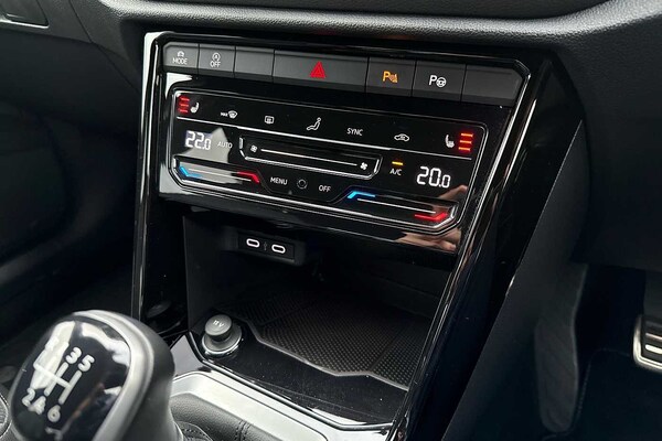 Used Volkswagen T-Roc 2023 for sale - 76123903: Photo 21