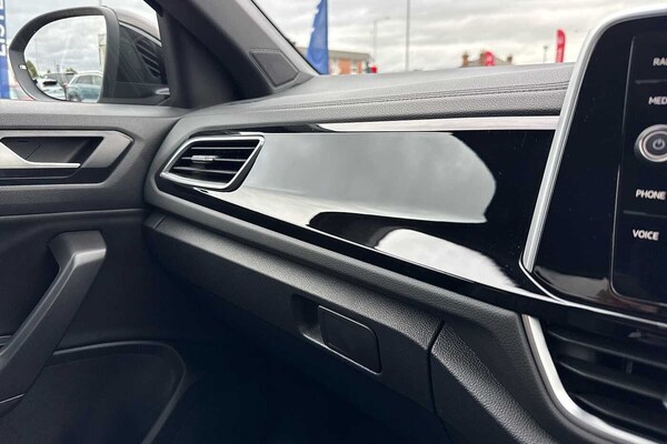 Used Volkswagen T-Roc 2023 for sale - 76123903: Photo 22