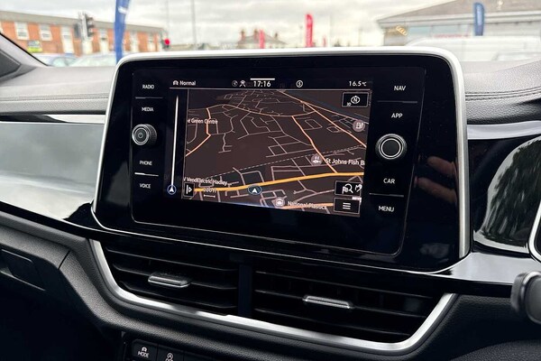 Used Volkswagen T-Roc 2023 for sale - 76123903: Photo 26