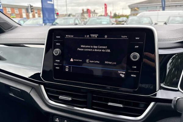 Used Volkswagen T-Roc 2023 for sale - 76123903: Photo 27