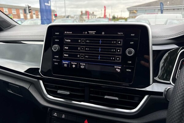Used Volkswagen T-Roc 2023 for sale - 76123903: Photo 28