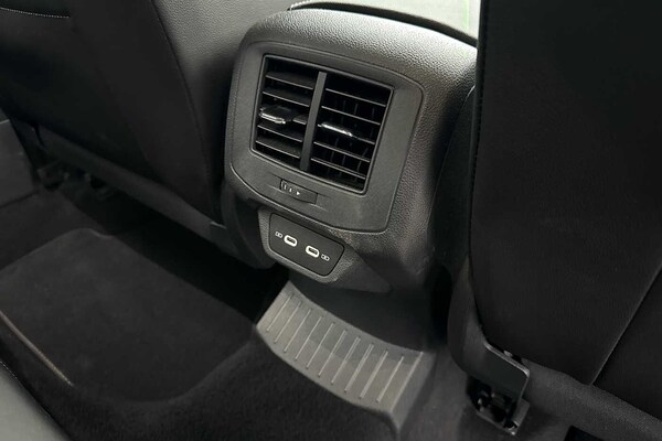 Used Volkswagen T-Roc 2023 for sale - 76123903: Photo 32