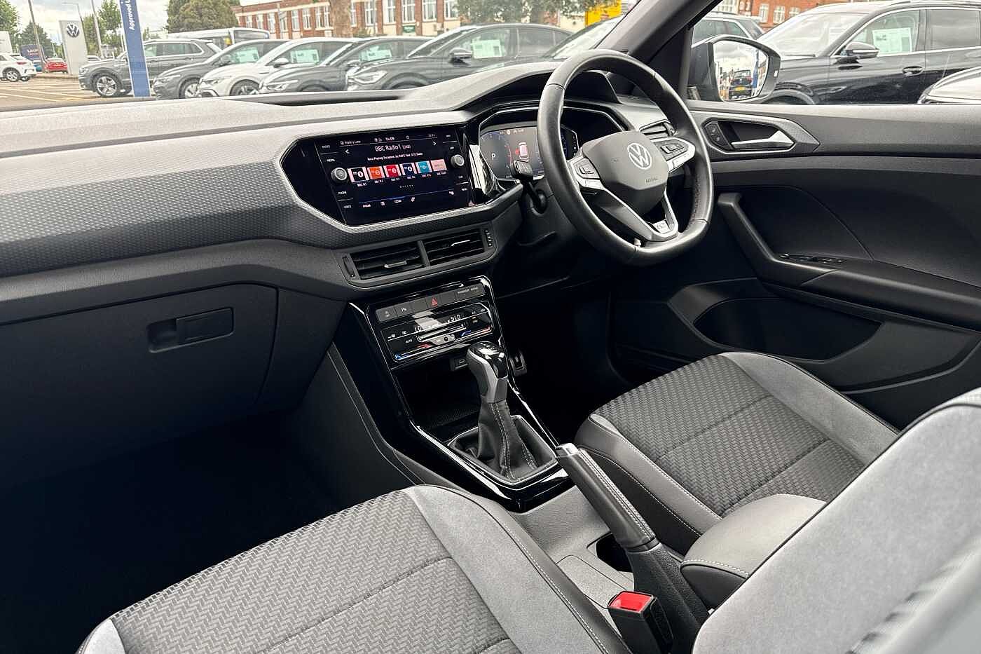 Used Volkswagen T-Cross 2023 for sale - 75966443: Photo 2