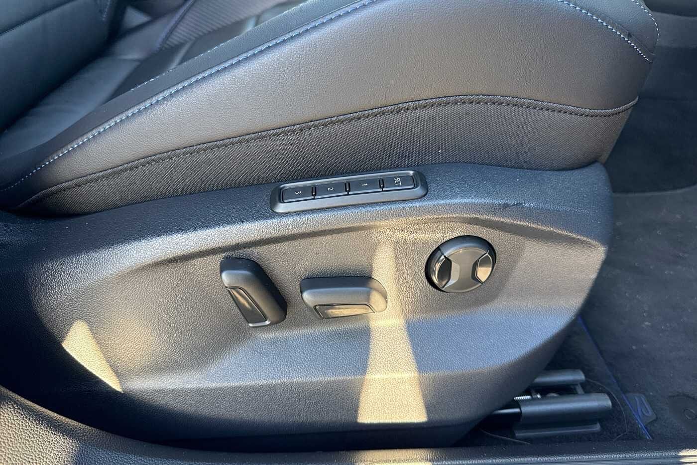 Used Volkswagen T-Roc 2025 for sale - 76800386: Photo 15