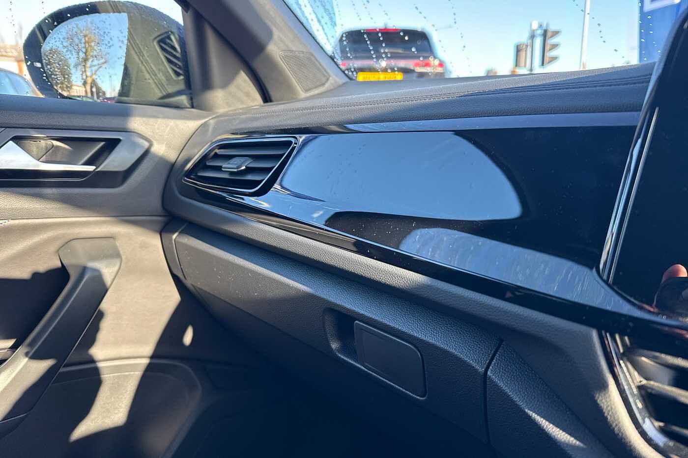 Used Volkswagen T-Roc 2025 for sale - 76800386: Photo 25