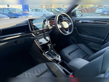 Used Volkswagen T-Roc 2025 for sale - 76800386: Photo