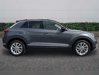 Used Volkswagen T-Roc 2023 for sale - 79623045: Photo