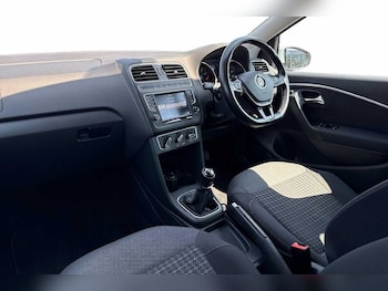 Used Volkswagen Polo 2017 for sale - 79013950: Photo