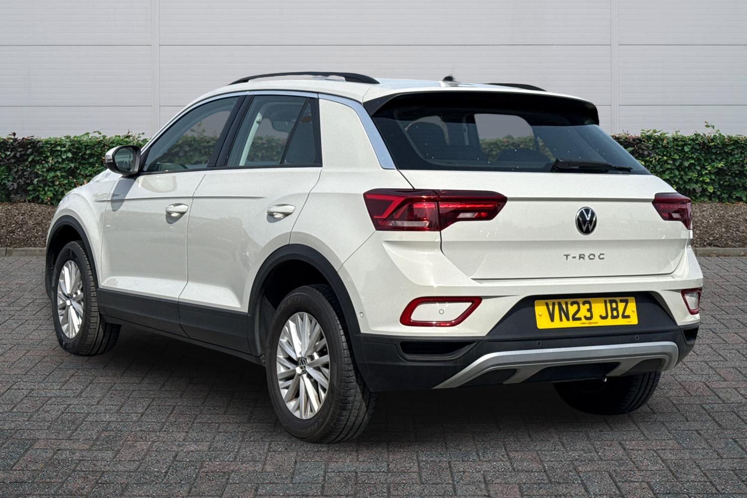 Used Volkswagen T-Roc 2023 for sale - 78206412: Photo 2